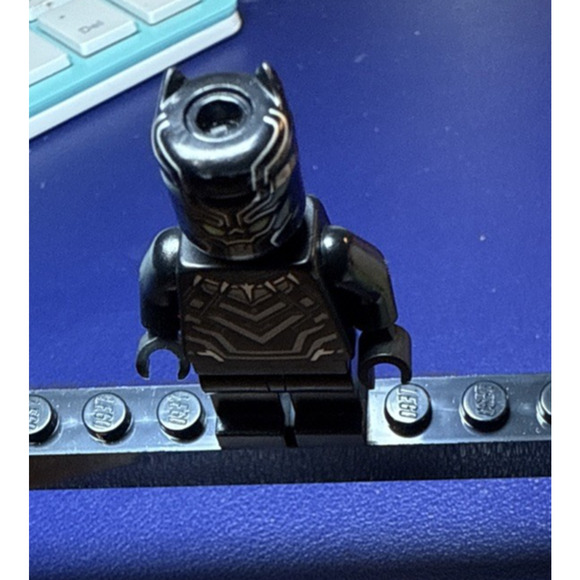 LEGO Marvel Black Panther Minifigure sh263 Teeth Necklace Set 76047 Civil War - Picture 4 of 7